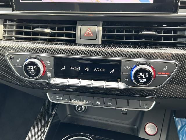 AUDI S4 AVANT 2021 Image 31