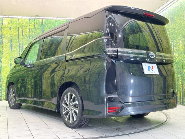 TOYOTA VOXY HYBRID 2023 Image 31