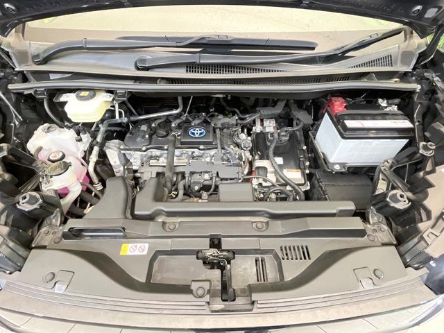 TOYOTA VOXY HYBRID 2023 Image 31