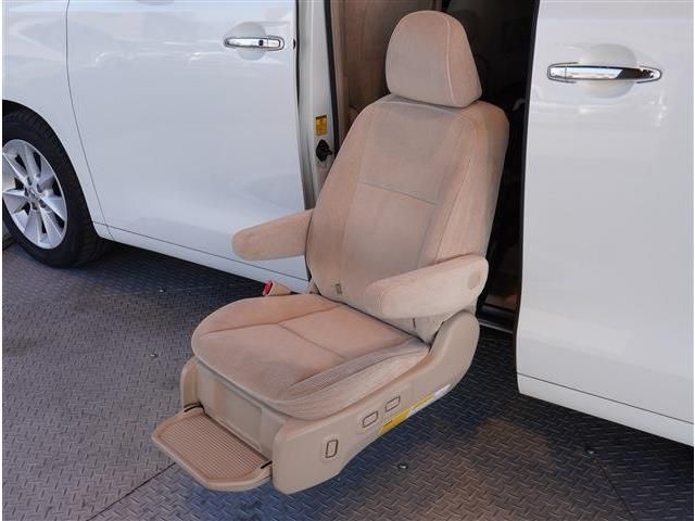 TOYOTA ALPHARD 2013 Image 31