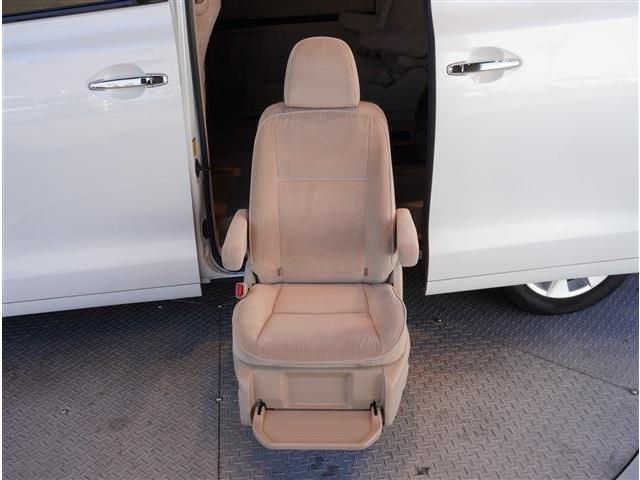 TOYOTA ALPHARD 2013 Image 31