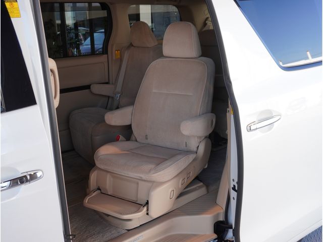 TOYOTA ALPHARD 2013 Image 31