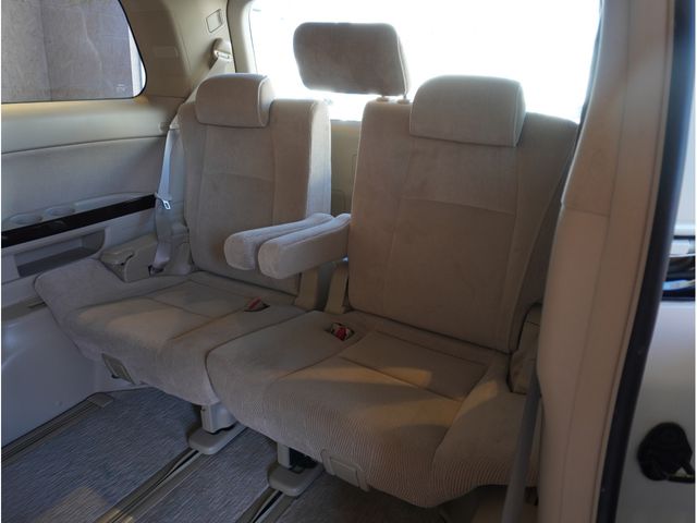 TOYOTA ALPHARD 2013 Image 31