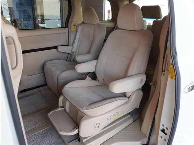 TOYOTA ALPHARD 2013 Image 31