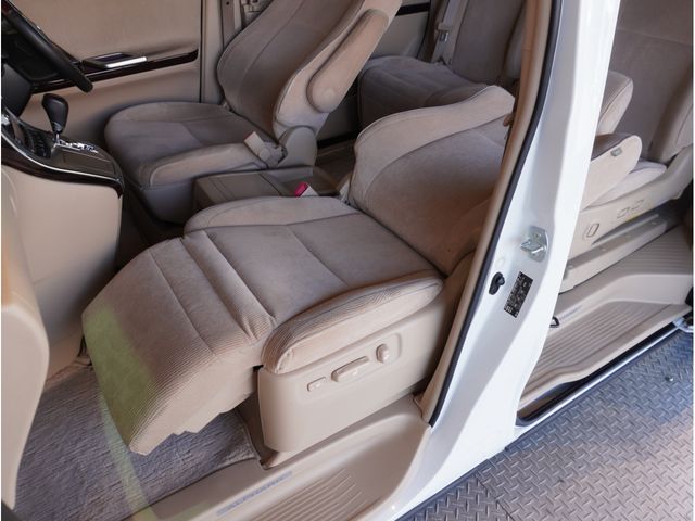 TOYOTA ALPHARD 2013 Image 31