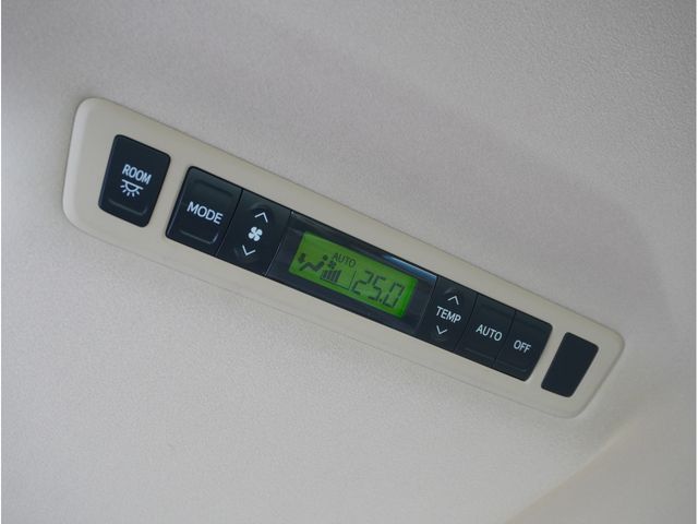 TOYOTA ALPHARD 2013 Image 31