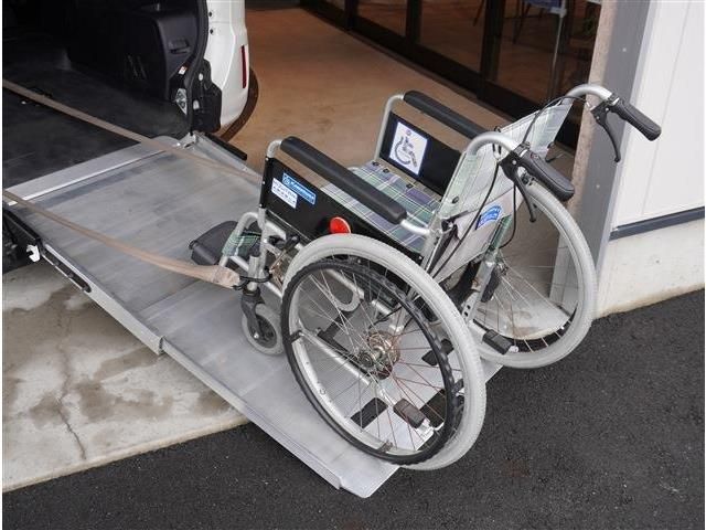 TOYOTA VOXY 2015 Image 31