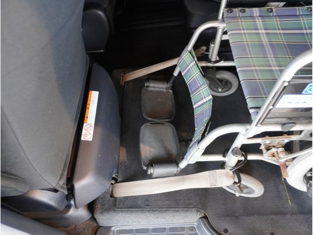TOYOTA VOXY 2015 Image 31