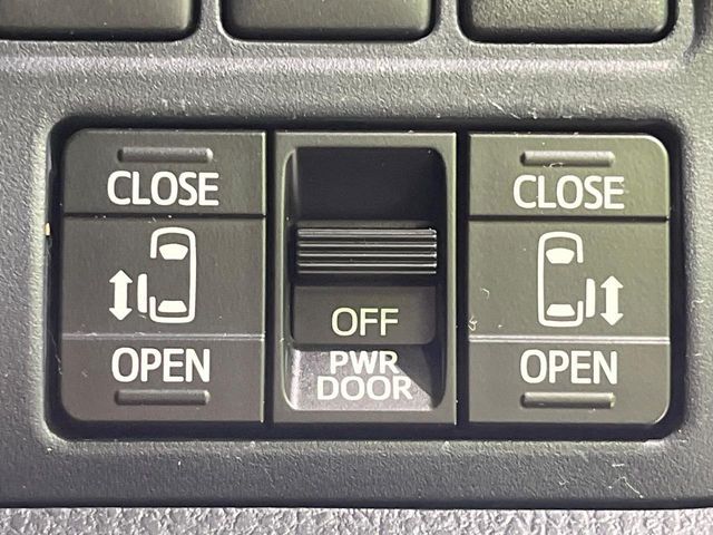 TOYOTA VOXY 2015 Image 31