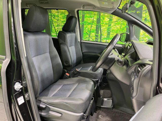 TOYOTA VOXY 2015 Image 31