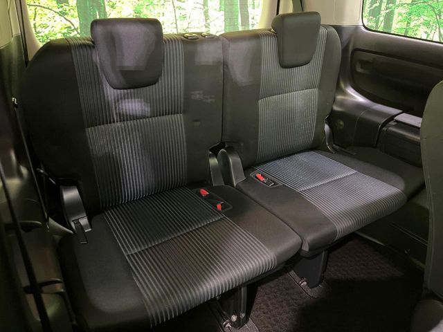 TOYOTA VOXY 2015 Image 31