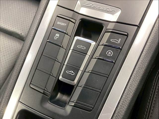 PORSCHE BOXSTER 2016 Image 31