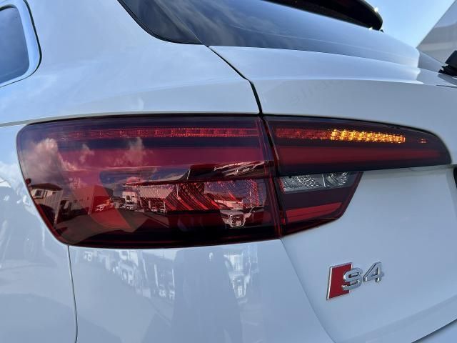 AUDI S4 AVANT 2019 Image 31