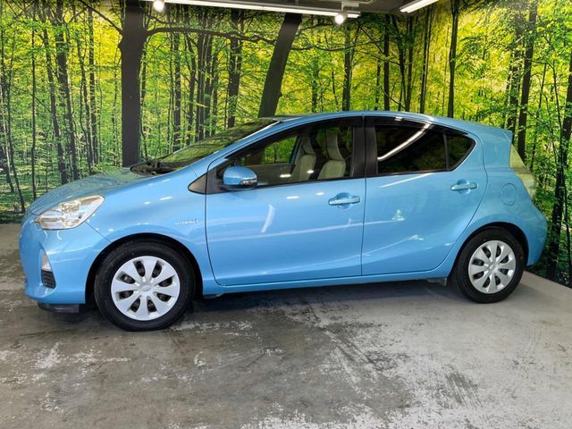 TOYOTA AQUA 2013 Image 31