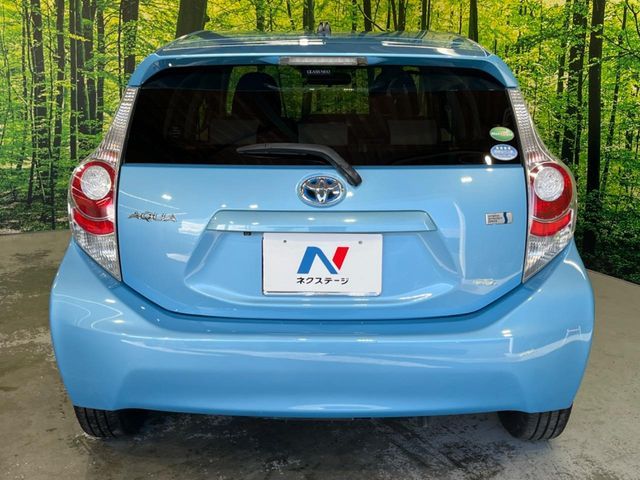 TOYOTA AQUA 2013 Image 31