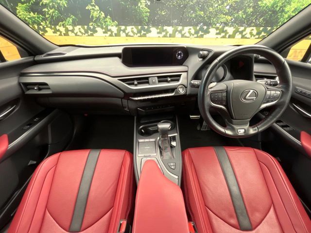 TOYOTA LEXUS UX200 2019 Image 31