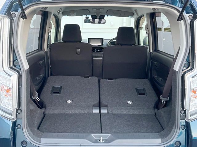 DAIHATSU MOVE CUSTOM 2017 Image 31