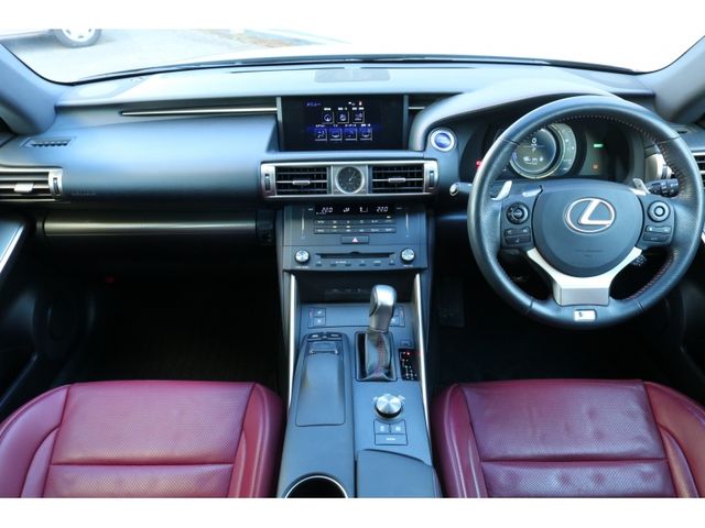 TOYOTA LEXUS IS300H 2015 Image 31