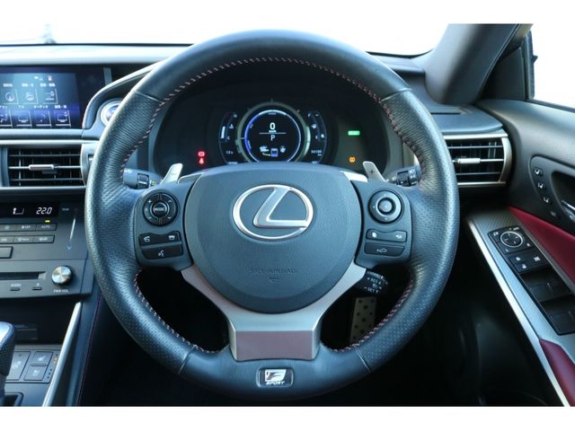 TOYOTA LEXUS IS300H 2015 Image 31