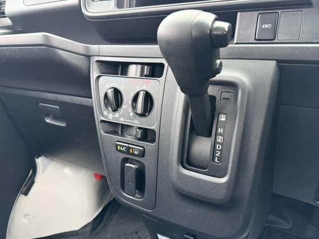 DAIHATSU HIJET CARGO 4WD 2019 Image 31