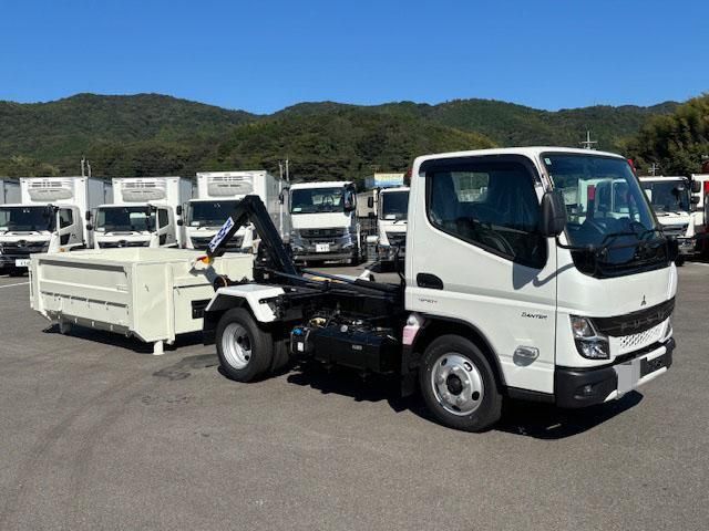 MITSUBISHI CANTER 2025 Image 31
