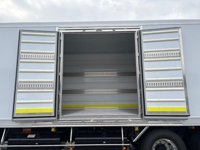 MITSUBISHI FUSOU SUPER GREAT 2025 Image 31