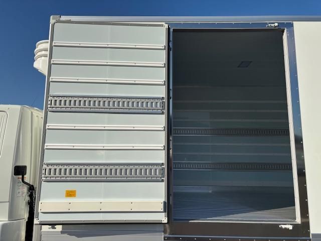 MITSUBISHI FUSOU FIGHTER 2025 Image 31