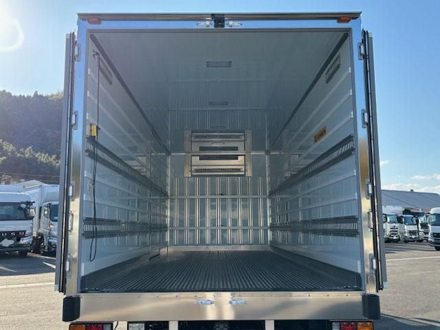 MITSUBISHI FUSOU FIGHTER 2025 Image 31