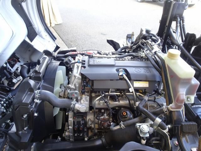 MITSUBISHI CANTER 2025 Image 31