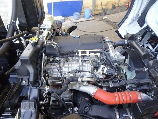 MITSUBISHI CANTER 2025 Image 31