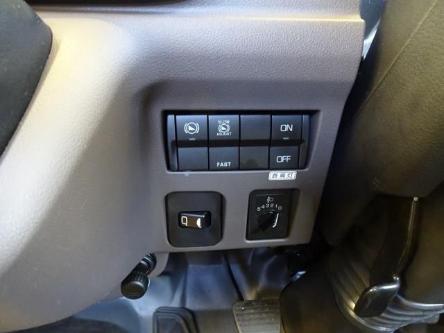 MITSUBISHI CANTER 2025 Image 31