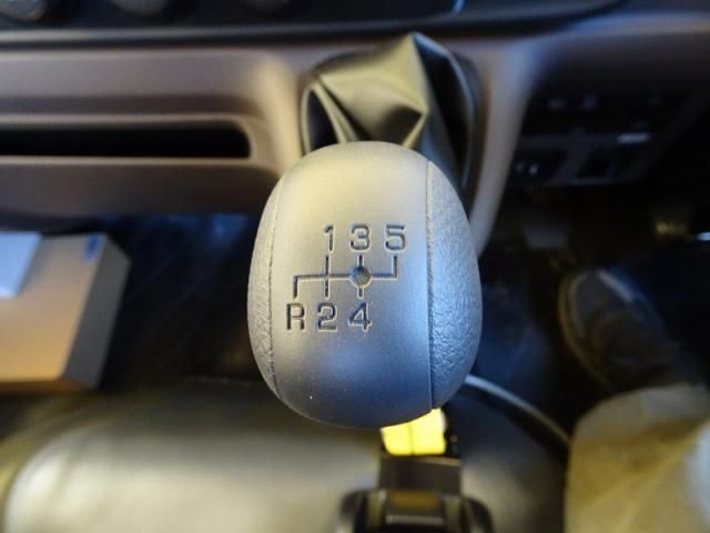 MITSUBISHI CANTER 2025 Image 31