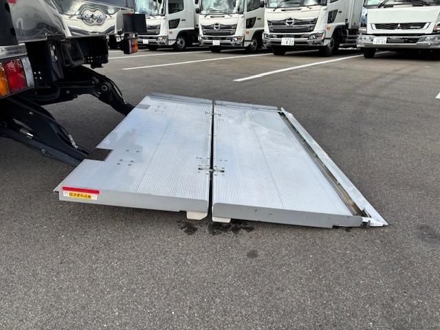 MITSUBISHI FUSOU FIGHTER 2023 Image 31