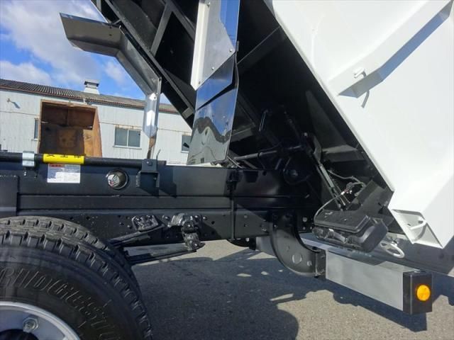 MITSUBISHI FUSOU FIGHTER 2025 Image 31