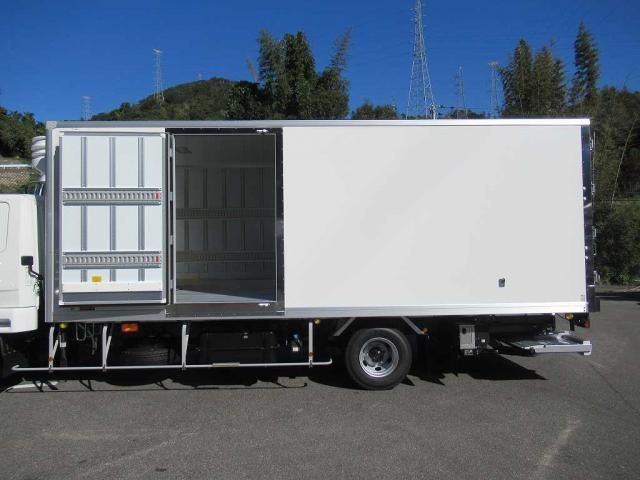 MITSUBISHI FUSOU FIGHTER 2025 Image 31