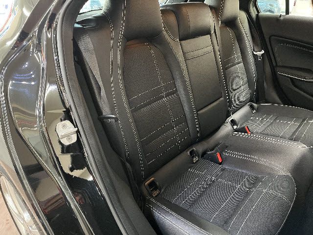 MERCEDES BENZ A CLAS 2013 Image 31