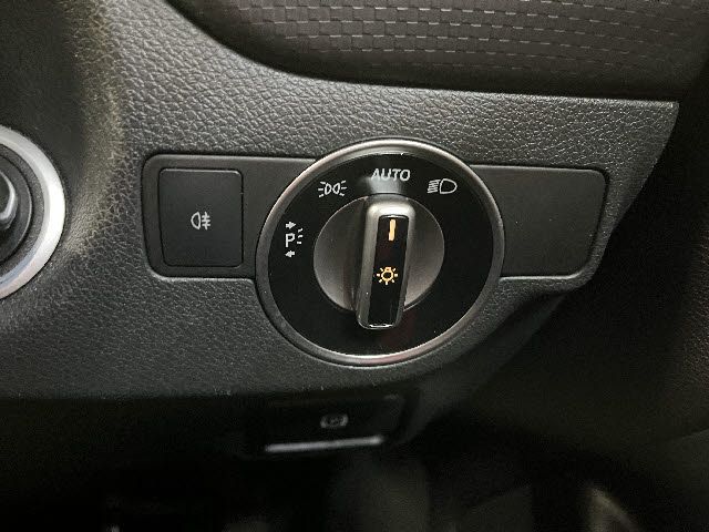 MERCEDES BENZ A CLAS 2013 Image 31