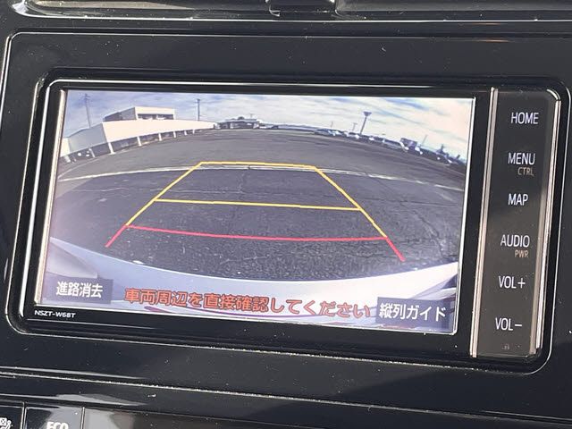 TOYOTA PRIUS 2018 Image 31