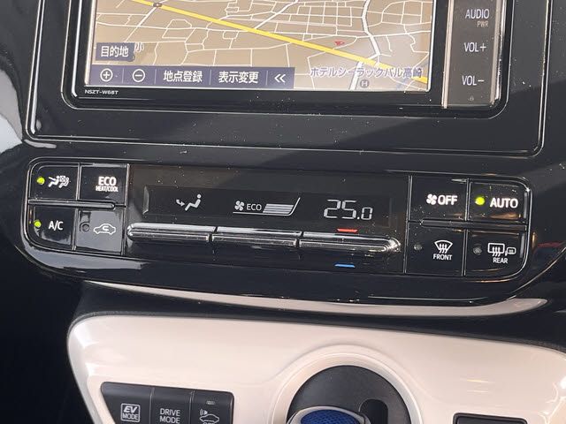 TOYOTA PRIUS 2018 Image 31