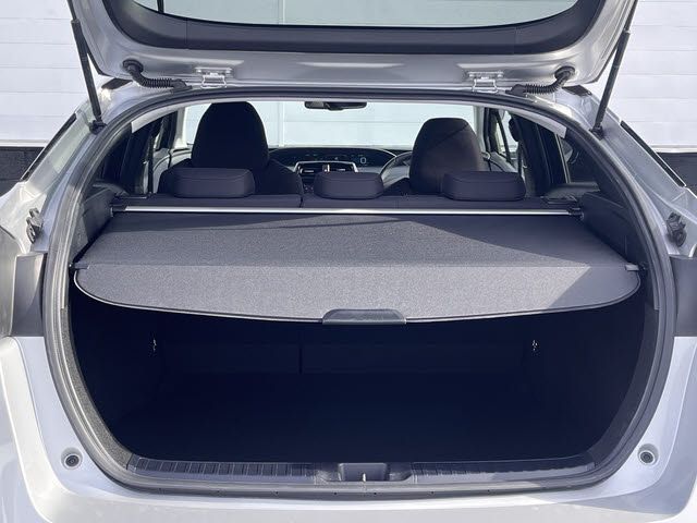 TOYOTA PRIUS 2018 Image 31