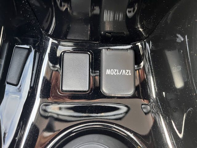 TOYOTA PRIUS 2018 Image 31