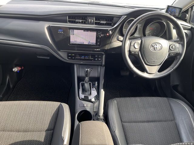 TOYOTA AURIS 2015 Image 31