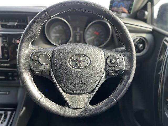 TOYOTA AURIS 2015 Image 31