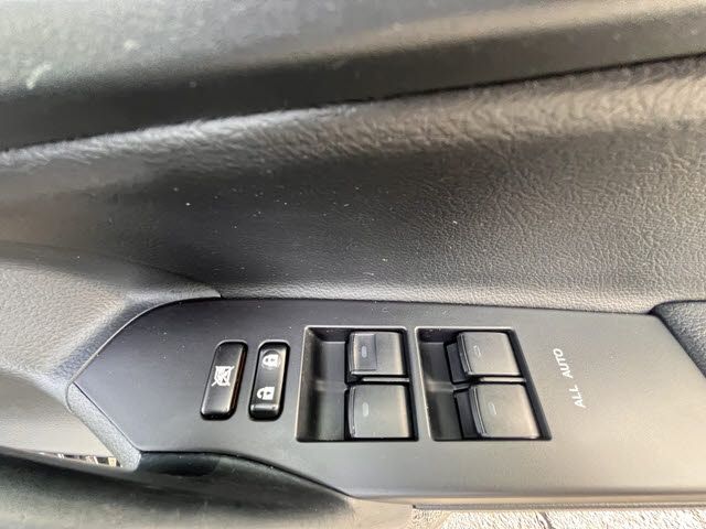 TOYOTA AURIS 2015 Image 31