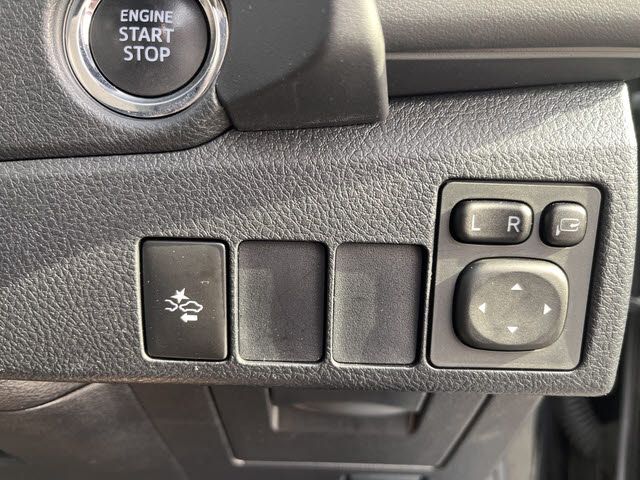 TOYOTA AURIS 2015 Image 31