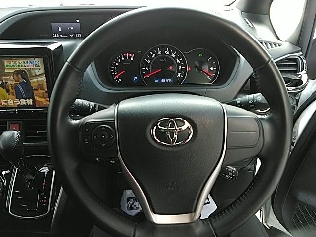 TOYOTA VOXY 4WD 2021 Image 31