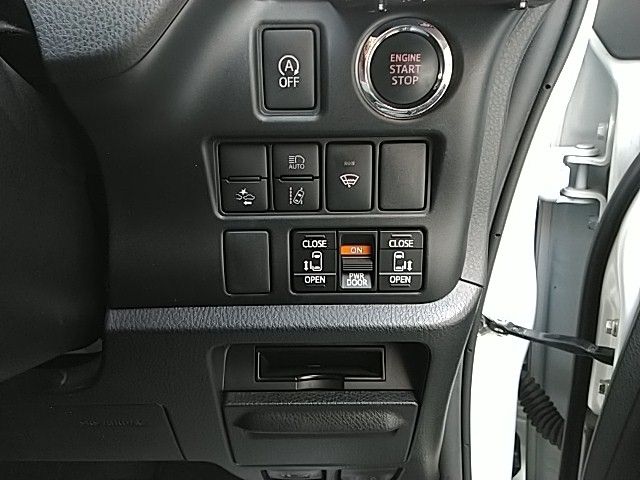 TOYOTA VOXY 4WD 2021 Image 31