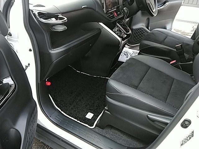 TOYOTA VOXY 4WD 2021 Image 31