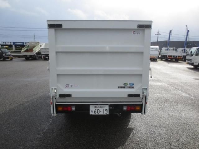 MITSUBISHI CANTER 2022 Image 31