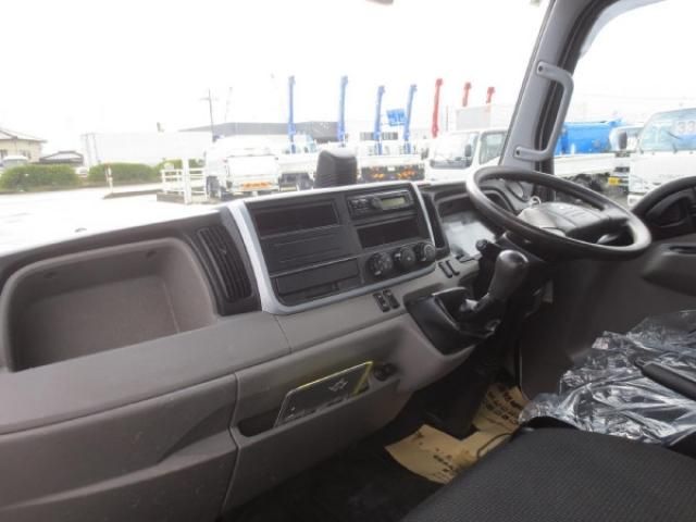 MITSUBISHI CANTER 2022 Image 31